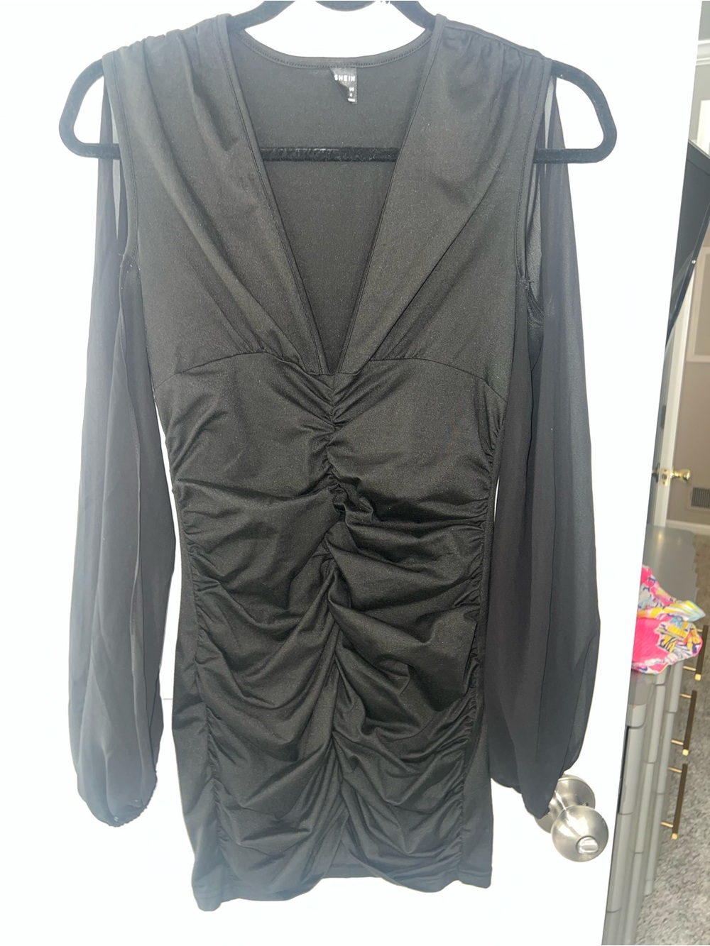 SHEIN Black Ruched V-Neck Long Sleeve Tunic